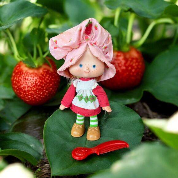Vintage Strawberry Shortcake Doll First Edition, Flat Hands 1979, Hong Kong Comb - Picture 6 of 6